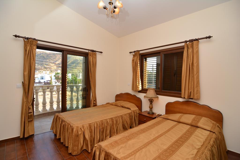 Kalli Villa Pomos Camera foto